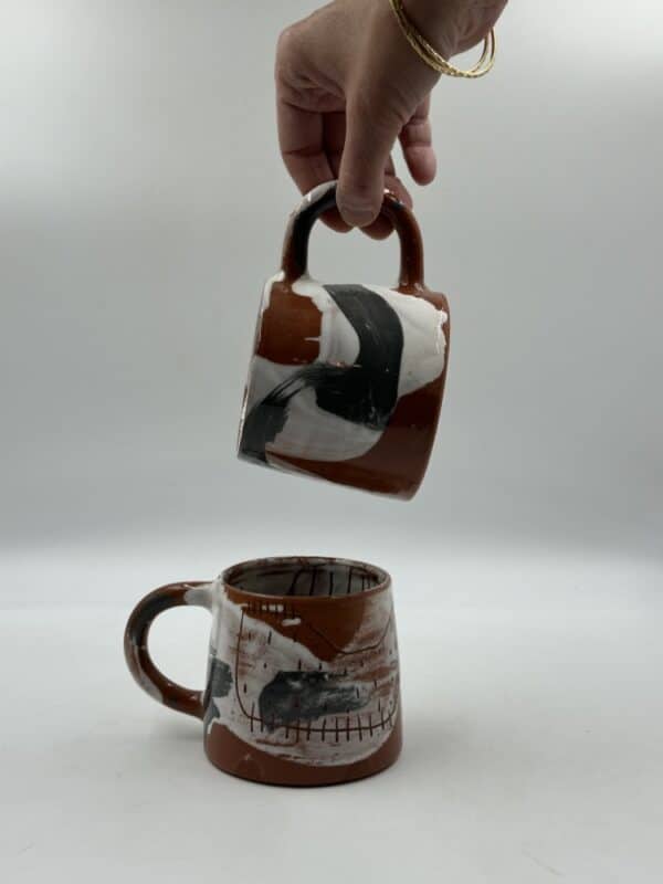 Set of 2 Mugs ‘Black and White’ – assorted